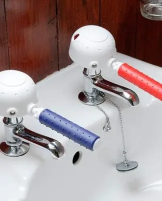 Tap Turner - Red and Blue